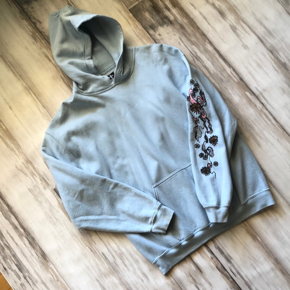 SILENCE + NOISE SWEATSHIRT / WOMANS LARGE / GRAPHIC BACK AND SLEEVE